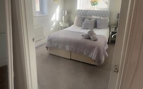 Luxury Riverside 2 Bedroomed Apartment With Balcony