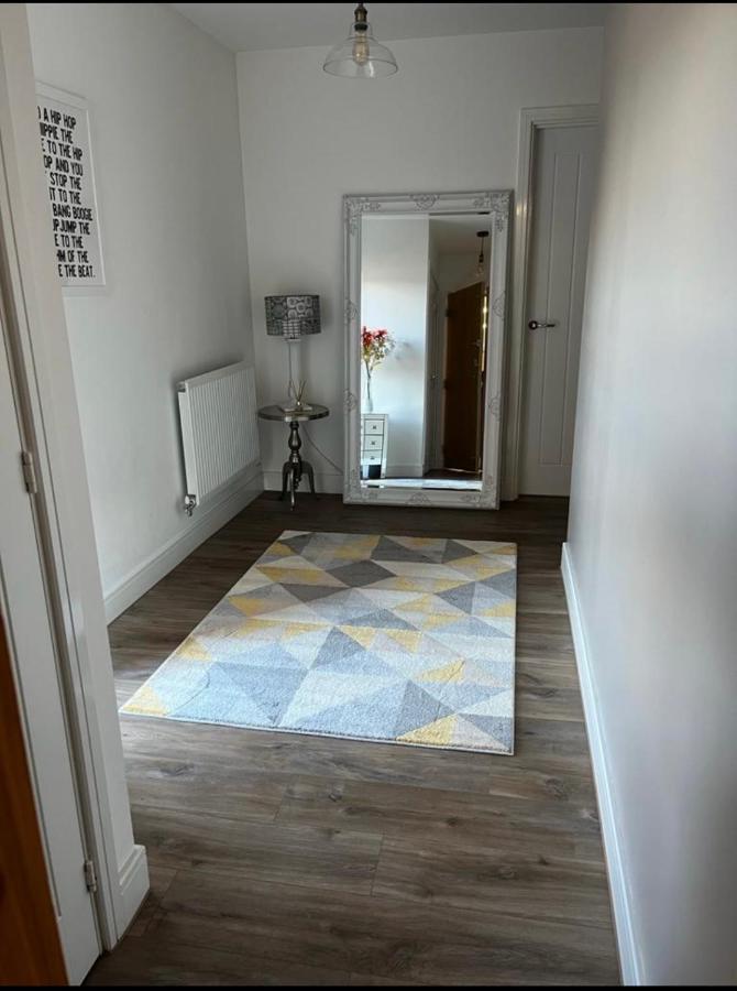 Luxury Riverside 2 Bedroomed Apartment With Balcony Newport  Exterior photo