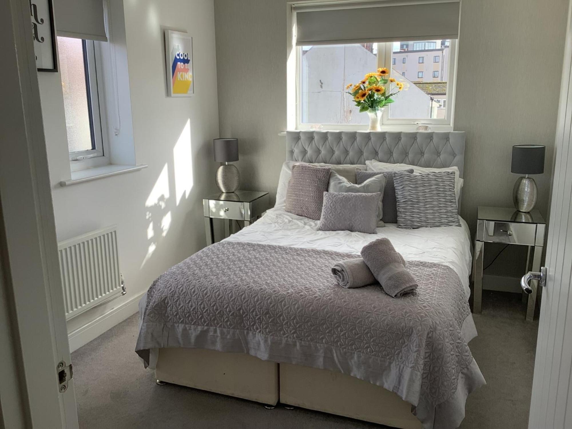 Luxury Riverside 2 Bedroomed Apartment With Balcony Newport  Exterior photo